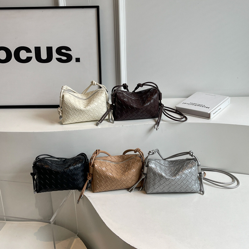 Luxury Brand Designer Bag Summer Niche Woven Bag For Women 2024 New Trend Versatile Crossbody Bag Soft Surface Quilted Shoulder Underarm Bag