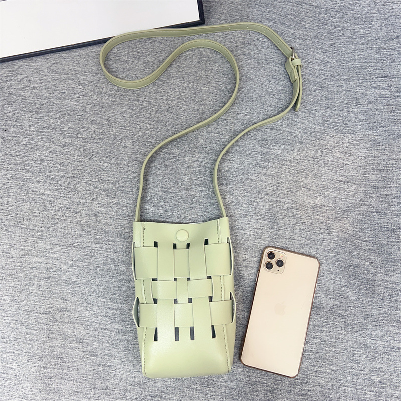 Luxury Brand Designer Bag Woven New Single Shoulder Bucket Bag Fashionable Shopping Crossbody Phone Bag Hollow Design Stylish Mini Personality Bag