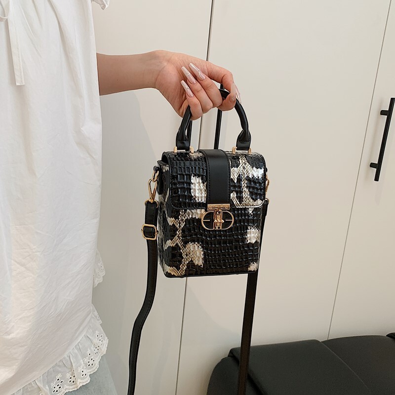 Luxury Brand Designer Bag Mobile Phone Bag For Women, Crossbody 2025 New Small Bag, Trendy Fashionable Handbag With High-End Feel, Niche Printed Shoul