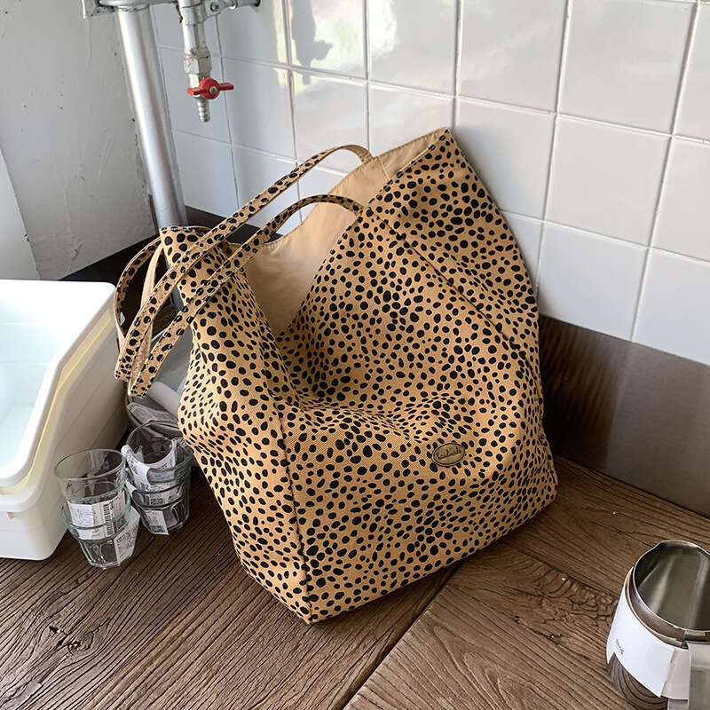 Lightweight Versatile Commuter Designer Bags Large Capacity for Women 2025 New Style Relaxed Feel Single Shoulder College Student Reversible Tote Bag