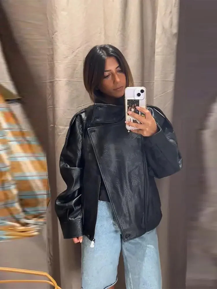 Chic Stand Collar Leather Jacket For Women 2025 Autumn Winter Pockets Motorcycle Street Y2K Lady Bike Bomber Outerwear 251016