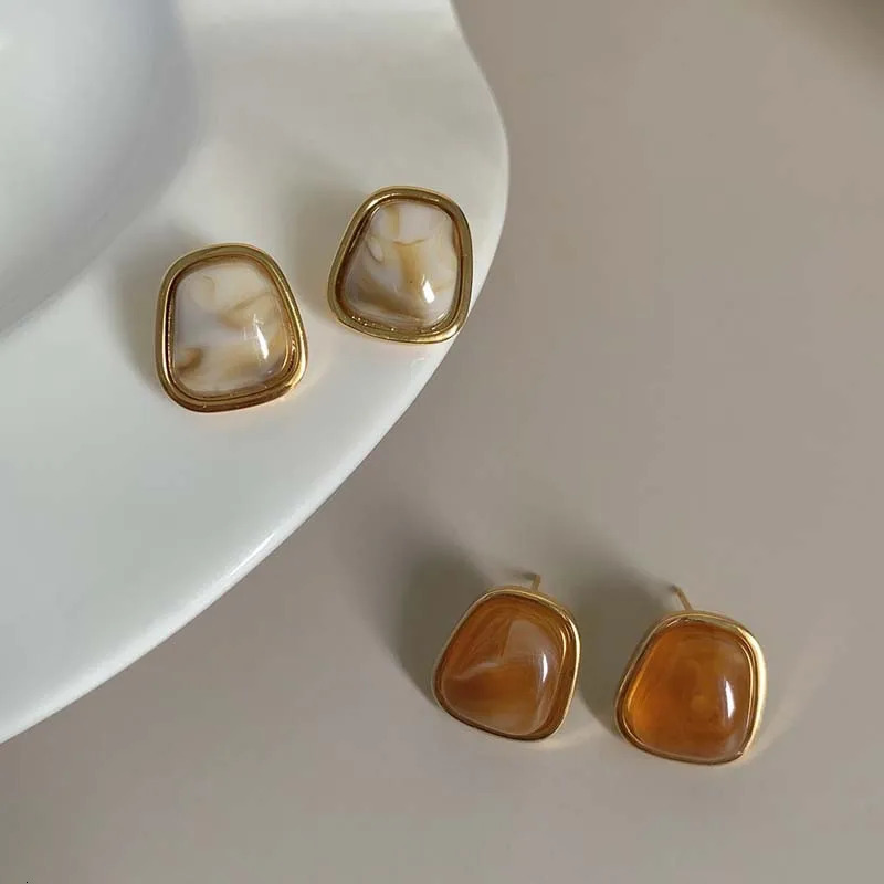 Vintage Coffee Color Square Resin Stud Earrings For Women Girls Fashion Metal Irregular Geometric Earrings Jewelry 2025 Trendy 251013