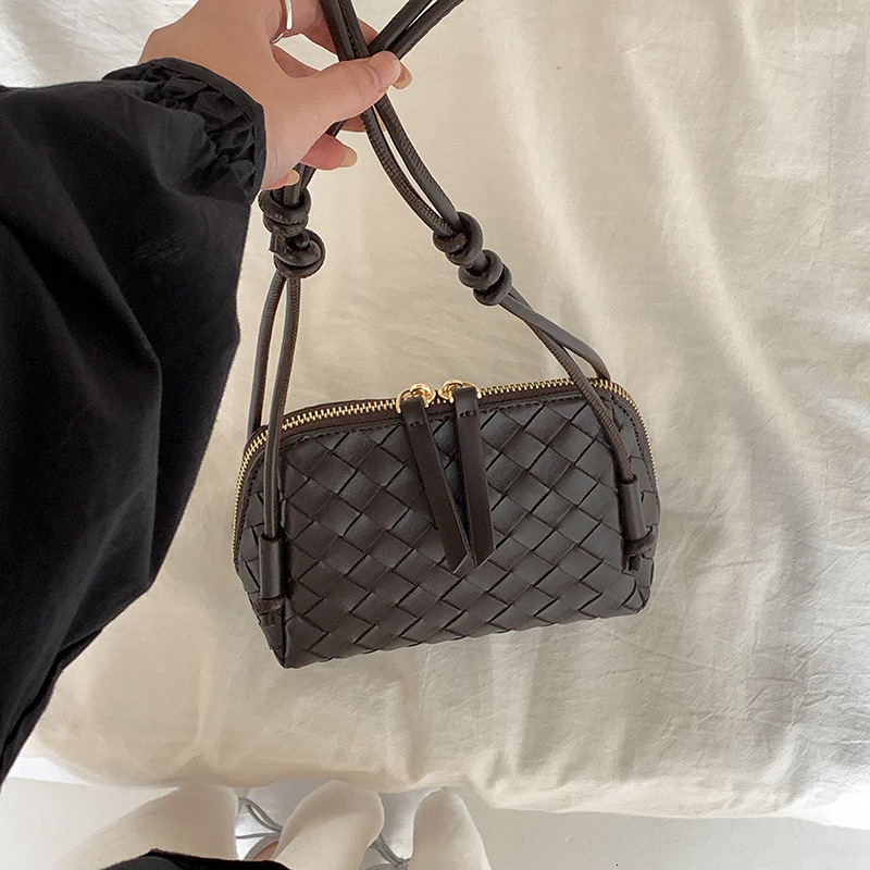 Luxury Brand Designer Bag Korean Style Fresh Niche Women's Bag 2025 Spring Summer New Soft Woven Bag Women's Single Shoulder Crossbody Shell