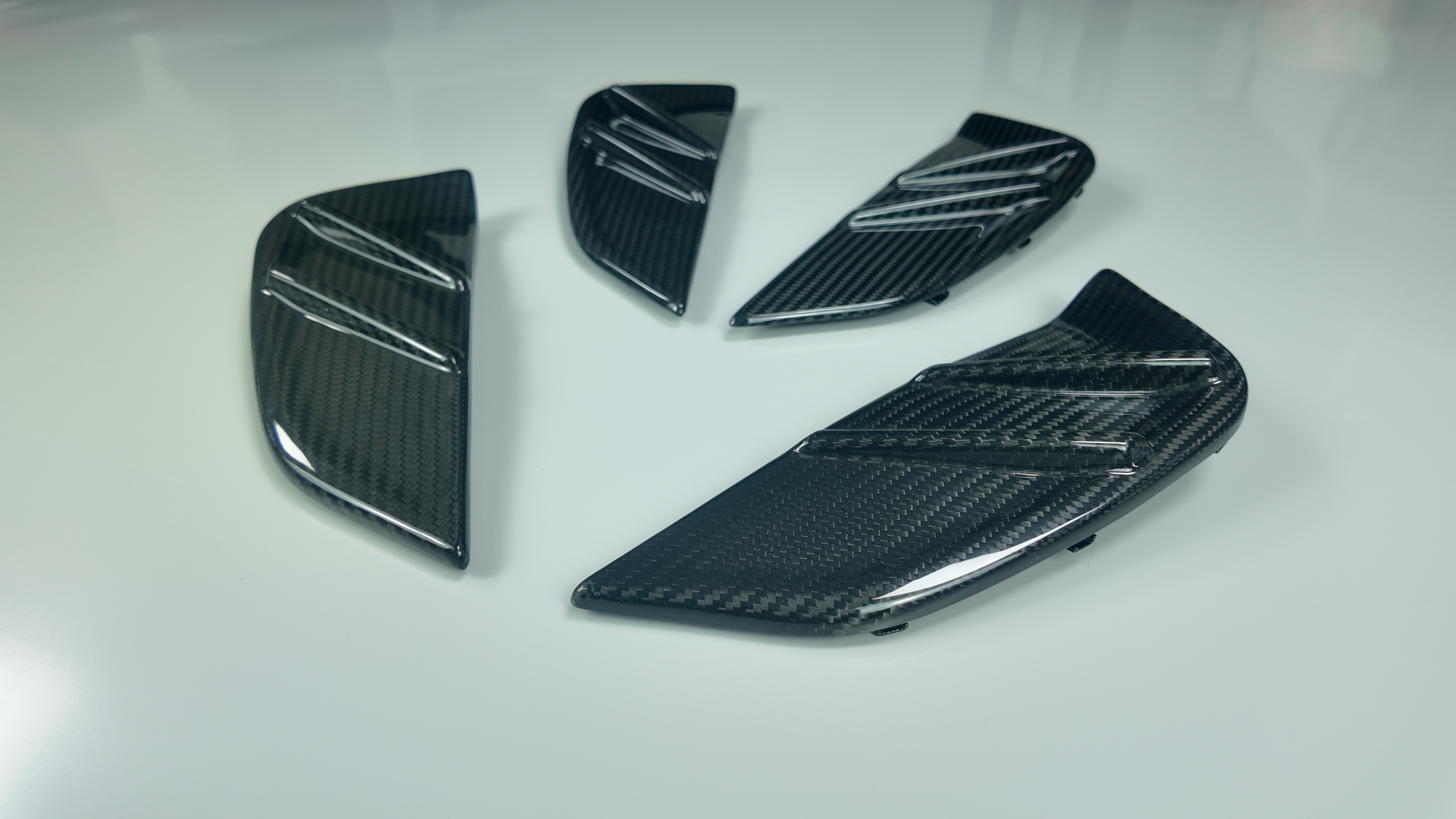 Dry Carbon Fiber Front Side Fender Fin Splitters For BMW M3 G80 M4 G82 G83 MP Style Car Fog Lamp Air Vent Cover Trim Leaf Plate