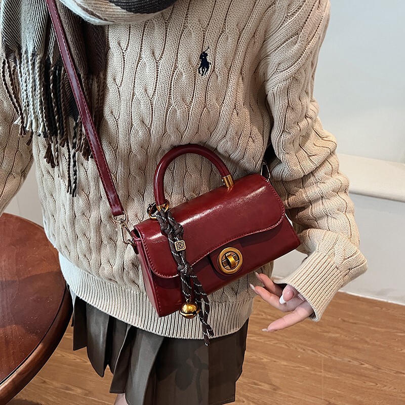 Luxury Brand Designer Bag Niche Handheld Melad Bag For Women 2022 Autumn Winter New Simple Small Square Bag Versatile Shoulder Crossbody Bag