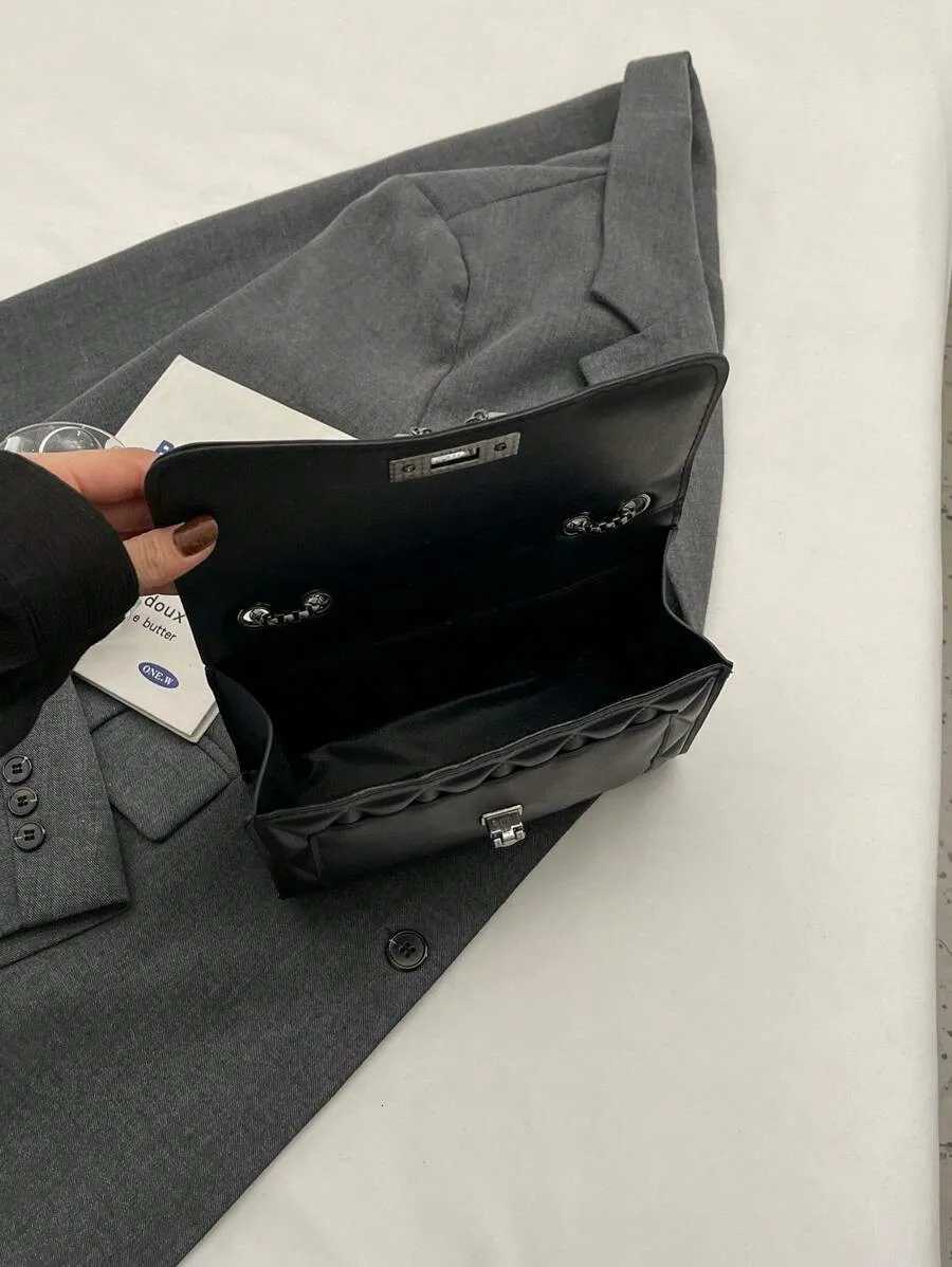 1 simple and stylish diamond grid crossbody bag metal chain shoulder bag suitable for womens daily leisure useADH Z251018