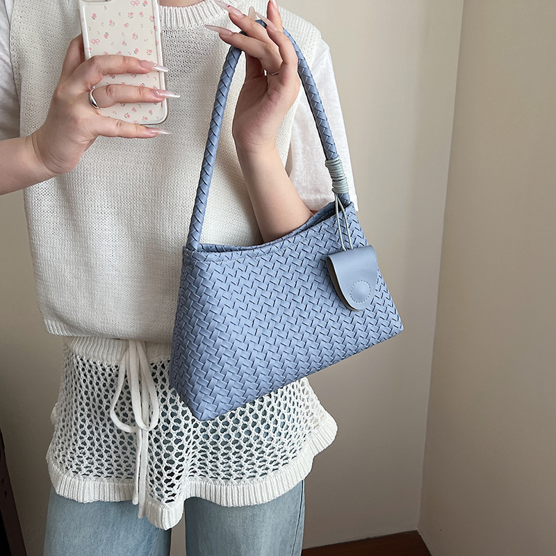 Luxury Brand Designer Bag French Style High-End Niche Design Woven Underarm Bag 2025 New Handheld Simple Casual Shoulder Bucket Bag