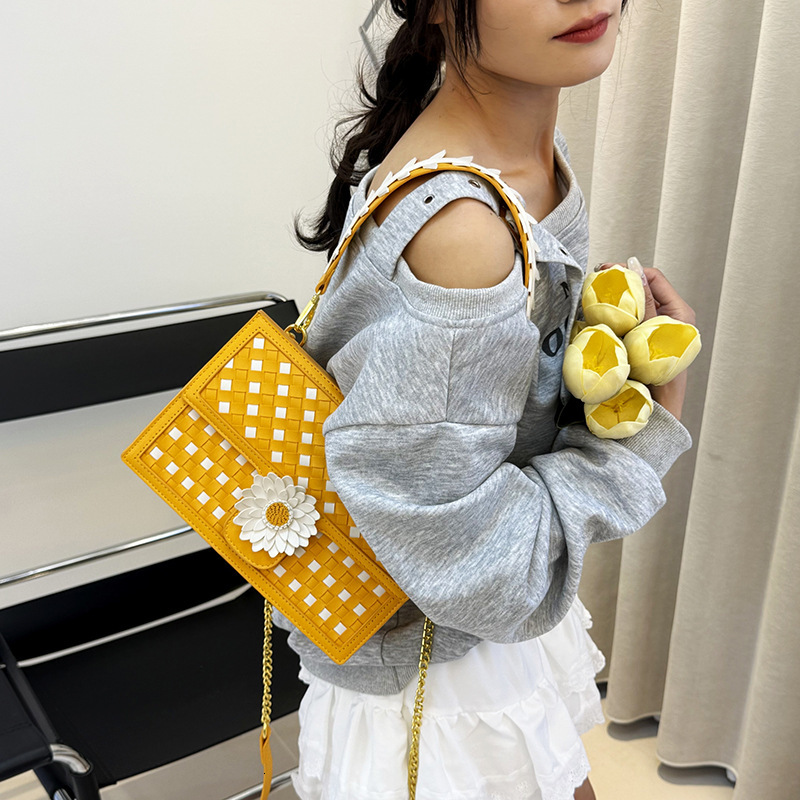 Luxury Brand Designer Bag 2025 Jelly Bag Casual Hollow Out Bag Small Bag Chain Crossbody Bag Woven Fashion Single Shoulder Bag Versatile