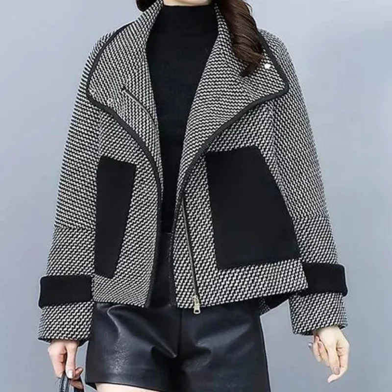 Very Warm Coats Vintage Crop Plaid Jackets Tweed Womens Jacket Heavy Clothes Outerwear Woolen Clothing Winter Coat Woman 251009