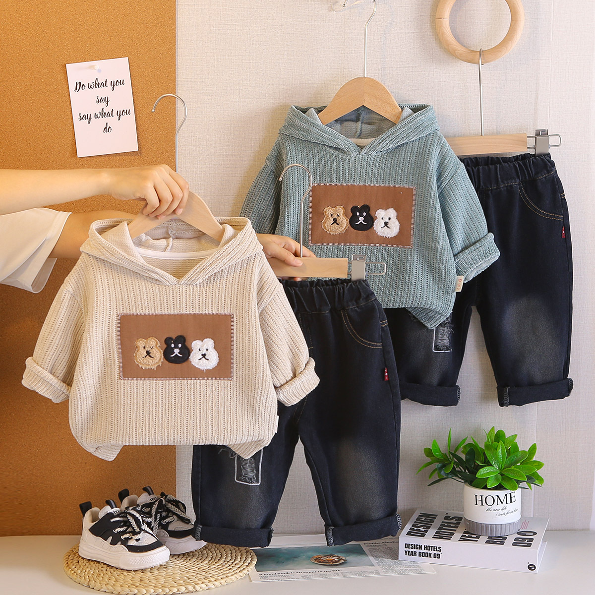 Children's clothing for boys in spring and autumn, 2025 new stylish set, baby autumn cartoon three little bear hooded set, free shipping designer