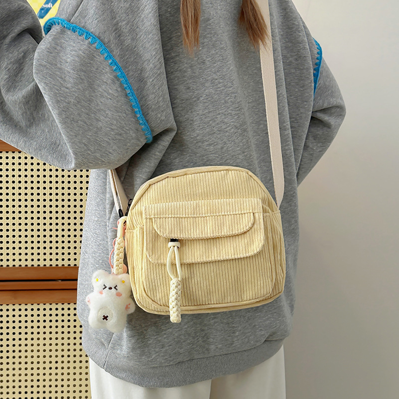 New corduroy designer fashionable shoulder bag for women, Ins style casual crossbody bag for students, small square bag, cute cloth bag