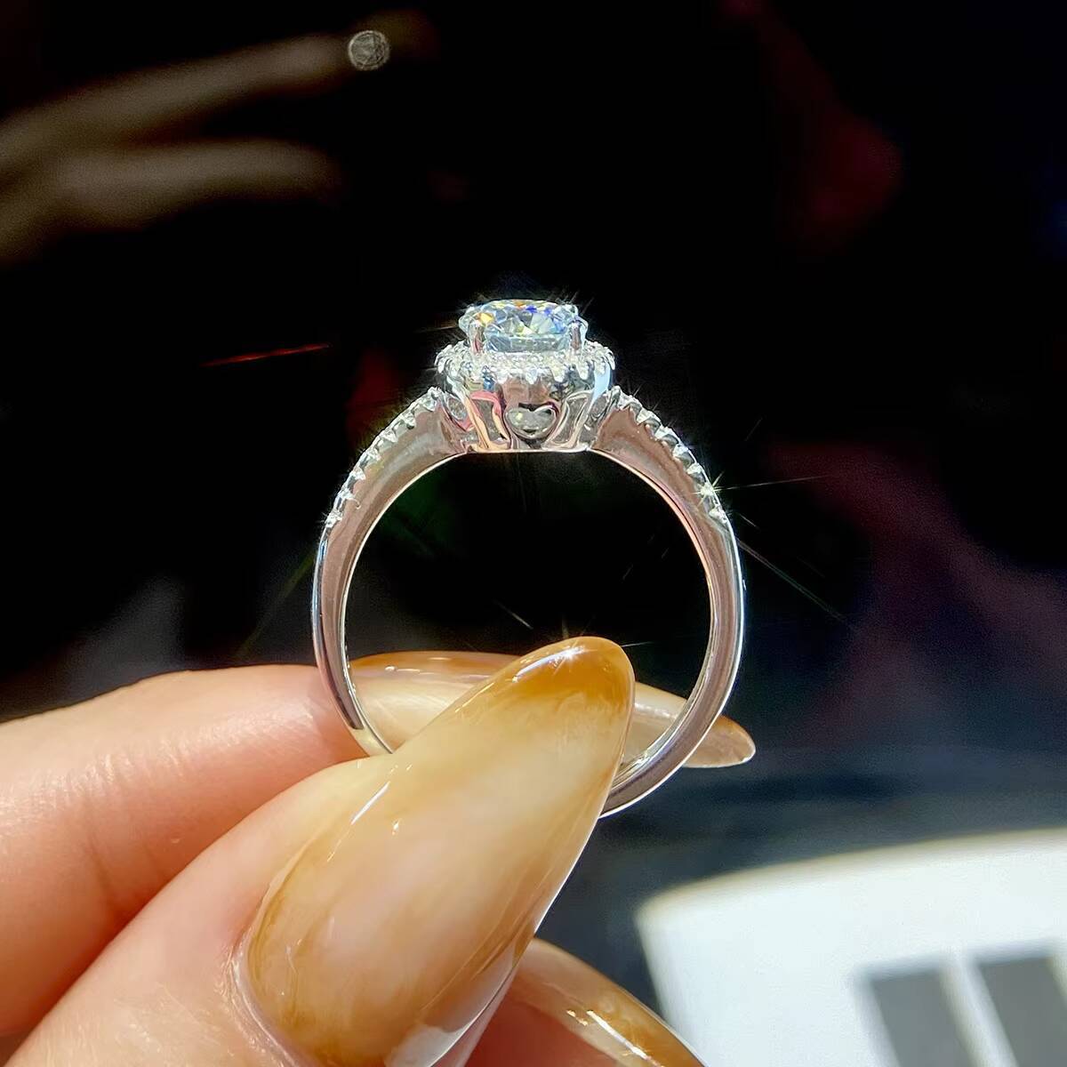 Hotsale Brilliant Round Cut Single halo Diamond Moissanite Ring 925 Sterling Silver 1ct 2ct 65MM Women Engagement Fine Jewelry