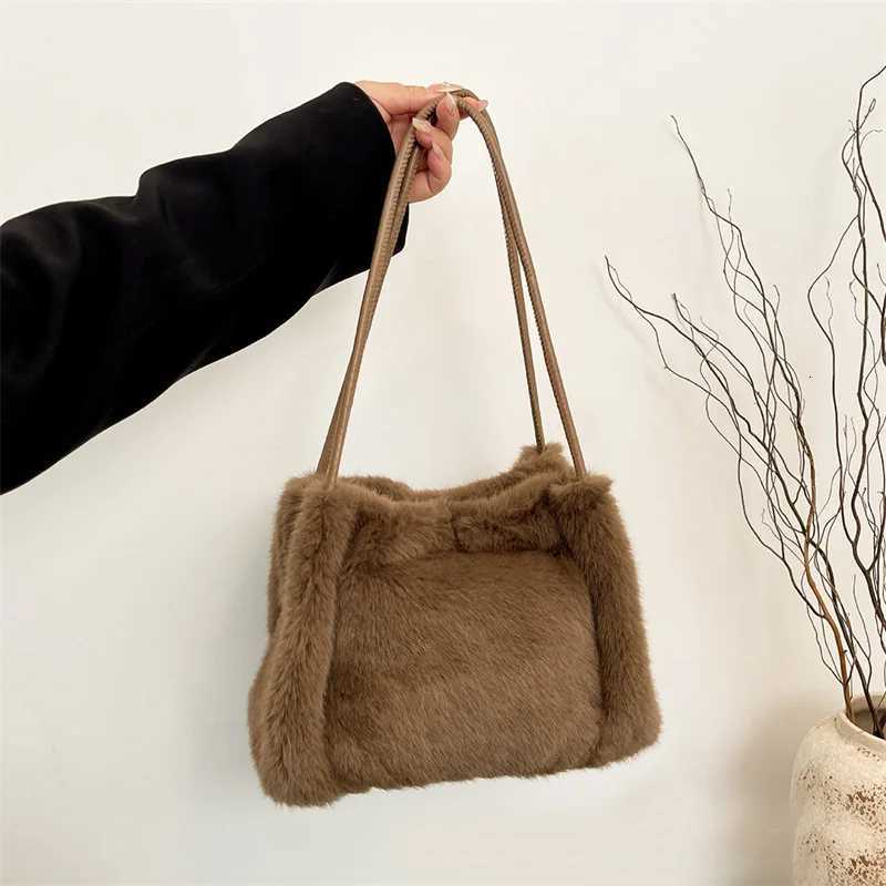 Womens Versatile Plush Crossbody Bag Fashion Korean Edition Casual Shoulder Tote Bag Single Plush Bag Z251018