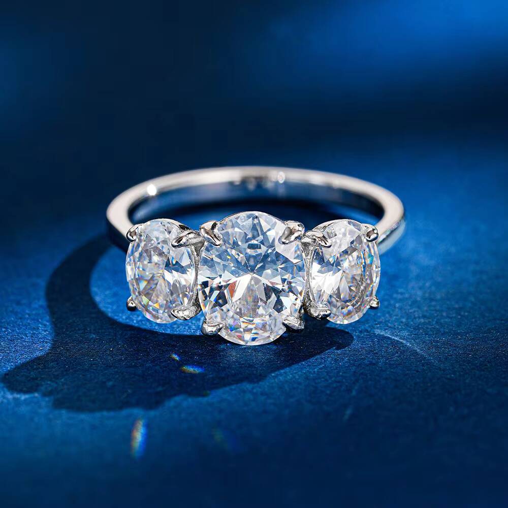 Gra Certificate Moissanite Ring 925 Sterling Silver 4CT 18K White Gold Vvs Eggshaped 3 Stones for Women Engagement Jewelry Gift