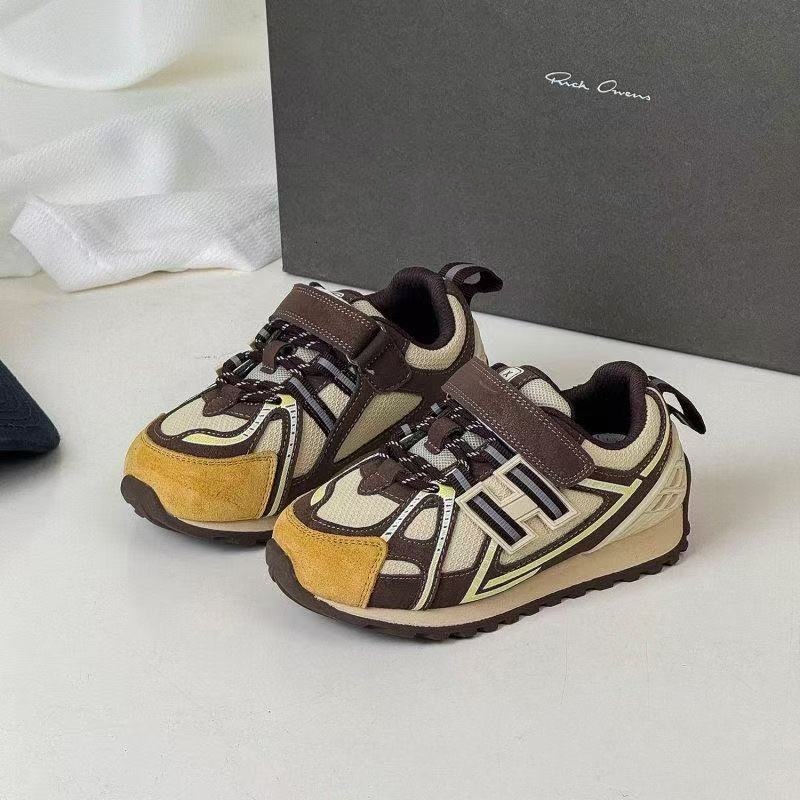 New designer children's sports shoes for boys and girls, soft soled leather Forrest Gump shoes, fashionable and casual parent-child shoes