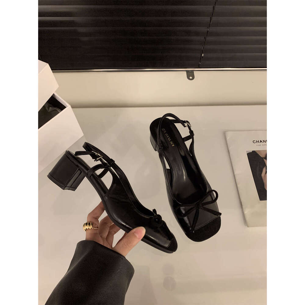 French Style Mid-High Heel Silver Closed-Toe Sandals Fairy 2025 New Spring Designer Shoe Summer Bowknot Dress Shoes