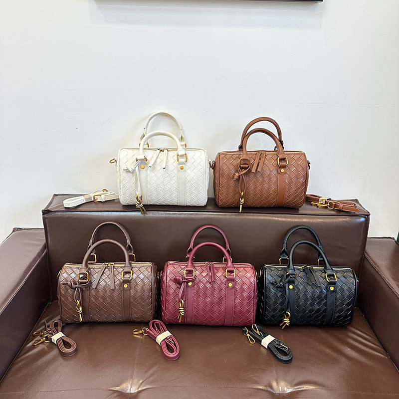 Luxury Brand Designer Bag Handheld Woven Pillow Bag For Women 2025 Autumn New Classic Large Capacity Shoulder Crossbody Bag