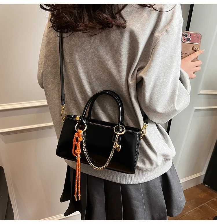 Luxury Designer Chain PU Leather Womens Handbag Retro Crossbody Bag Rectangle Tote Z251018