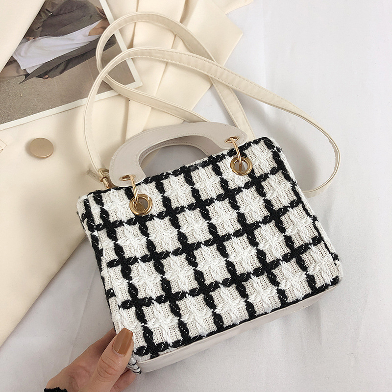 Luxury Brand Designer Bag Internet Celebrity Fashion Woolen Plaid Handbag 2022 Autumn Winter New Style Elegant Universal Single Shoulder Crossbody Sma