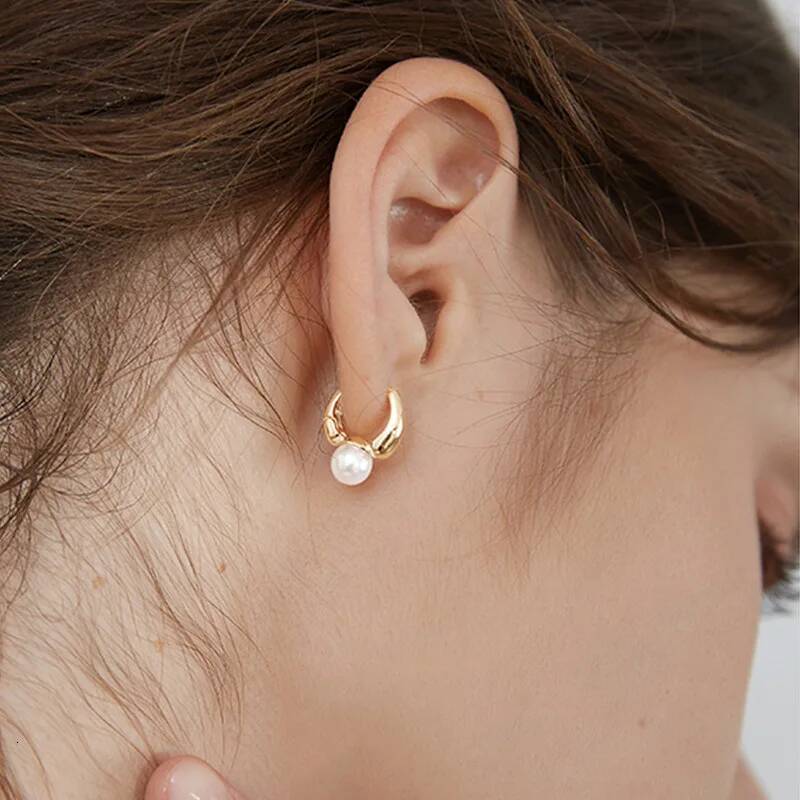 Earrings designer Pearl Hoop Round Wedding Party Ear Jewelry Earrings for Women free shipping Valentine's Day gift