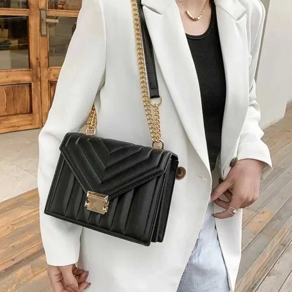 Fashion Thread Strip Chain Shoulder Crossbody Bag for Women 2025 New Sac A Main Ladies Messenger Bag Female Handbags and Purses Z251018