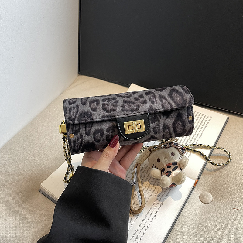 Luxury Brand Designer Bag Leopard Print Baguette Bag For Women 2025 Early Spring New Fashion Single Shoulder Bag High-End Sense Elegant Crossbody Smal