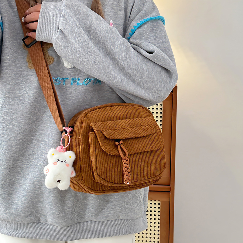 New corduroy designer fashionable shoulder bag for women, Ins style casual crossbody bag for students, small square bag, cute cloth bag