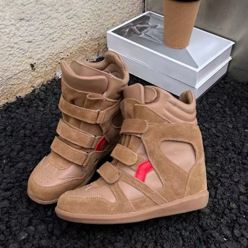 Thicksoled Casual Sneakers Womens Versatile Fashion Casual Shoes Stylish Retro Hightop Comfortable Sports Shoes 251017