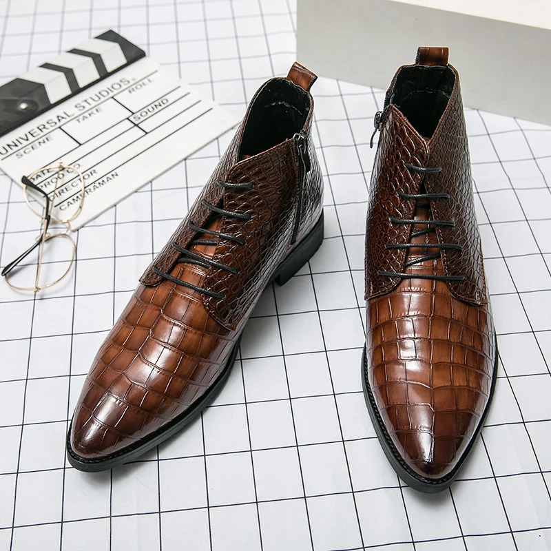 High Quality Low Heeled Lace Up Brown Chelsea Mens Boots Business Leather Men Boots Fashion Casual Pointed Cowboy Boots 251010