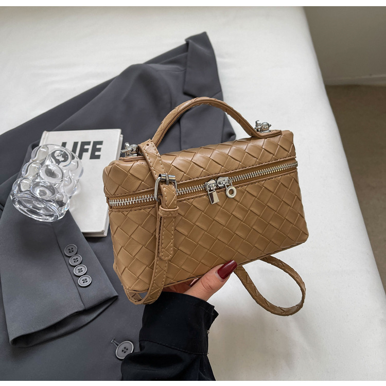 Luxury Brand Designer Bag 2025 Autumn Dopamine Fresh Korean Style Handheld Small Bag Fashionable Simple Woven Pattern Crossbody Women's Bag