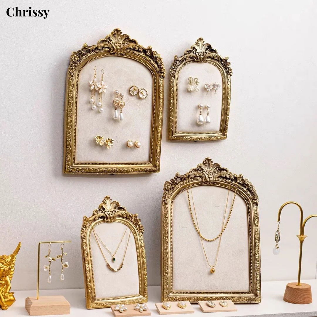 Vintage Resin Velvet Jewelry Display Stand Retro Necklace Bracelet Earring Pendant Display Props Holder Classic Jewelry Stand 251016