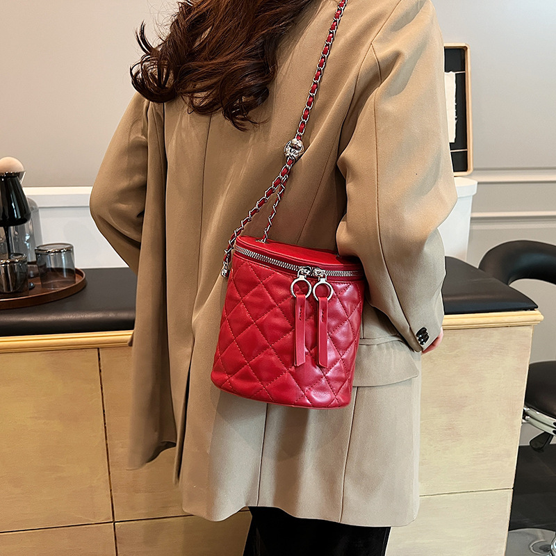 Luxury Brand Designer Bag Heart Cylinder Quilted Chain Bucket Bag Women's Bag 2025 New Trendy Fashion Niche Single Shoulder Popular Crossbody