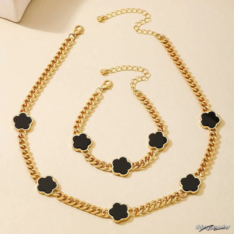 Necklaces For Women: Elegant Five-Leaf Clover Jewelry Set - Gold-Tone Metal Chain Necklace, Bracelet & Earrings For Banquets Ddmywonder