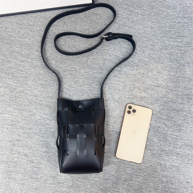 Luxury Brand Designer Bag Woven New Single Shoulder Bucket Bag Fashionable Shopping Crossbody Phone Bag Hollow Design Stylish Mini Personality Bag