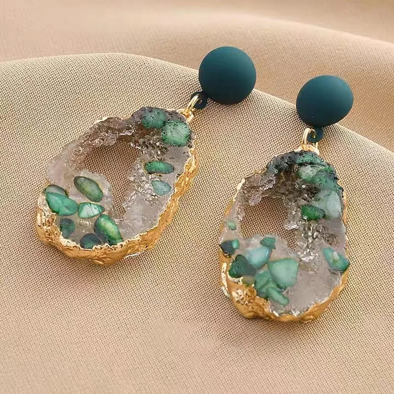 Vintage Emerald Irregular Earrings for Women in Fashion Personality Drop Earrings Fairycore Jewelry 251013