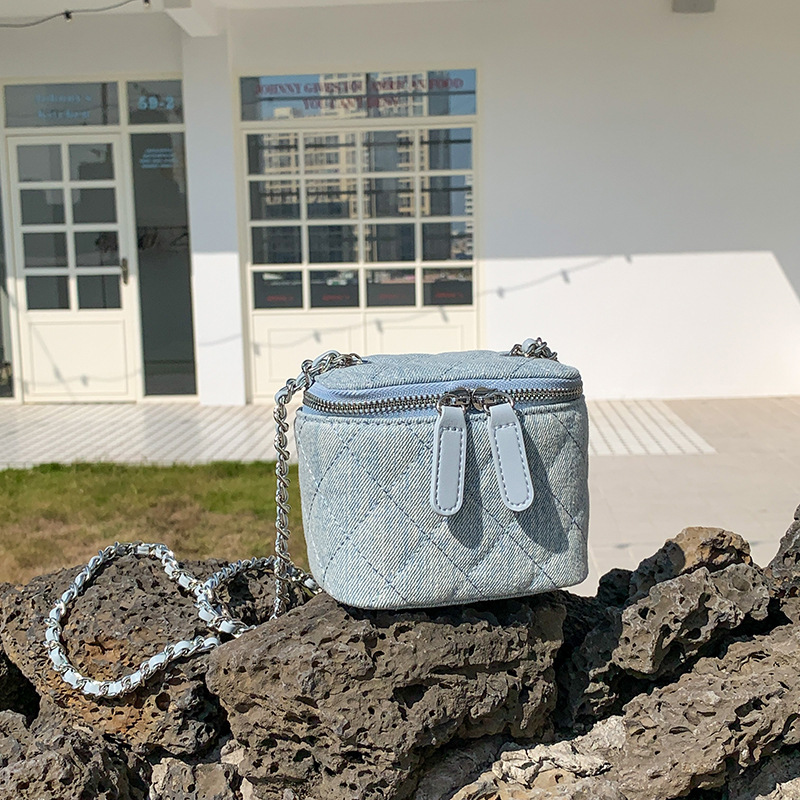 Luxury Brand Designer Bag Mini Fashion Shoulder Bag With Unique Design, Style Quilted Crossbody Box Bag For Women, Simple Chain Denim Bag
