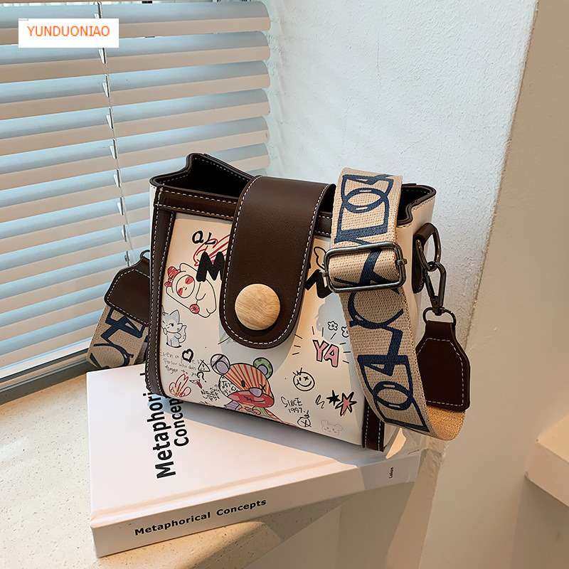 New autumn and winter designer bags trendy luxury handbags women's crossbody bags new fashion broadband cartoon teddy bear pattern bucket bags