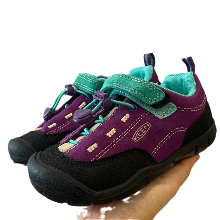 New designer children's shoes for boys and girls, outdoor waterproof and anti slip hiking shoes, fashionable and popular soft soled running shoes