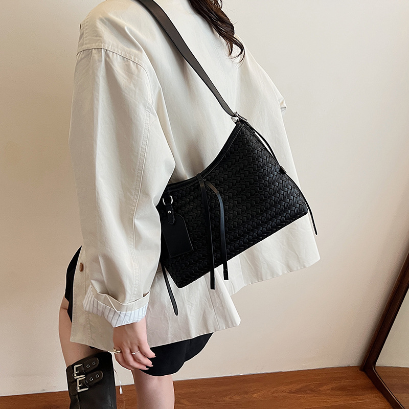 Luxury Brand Designer Bag 2025 New Underarm Bag Tote Bag High Appearance Large Capacity Daily Commute Versatile Shoulder Handbag