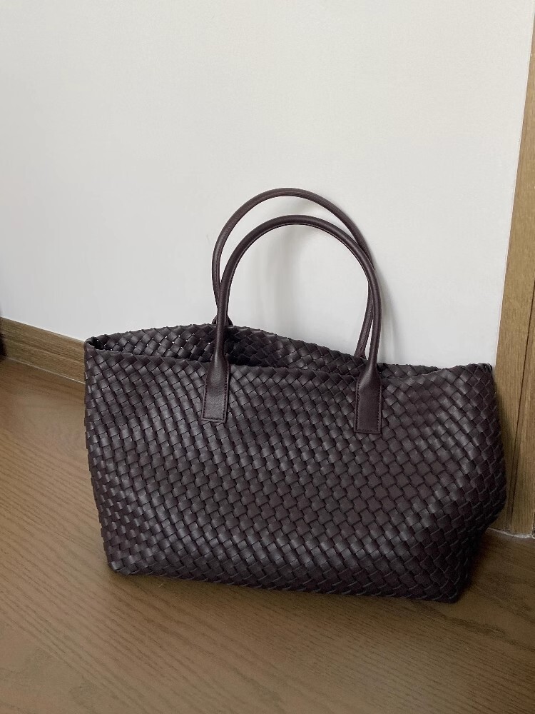 Luxury Brand Designer Bag Niche Design Fashion Large Bag 2025 Summer New Simple Large Capacity Woven Bag Handheld Tote Bag Shoulder Bag