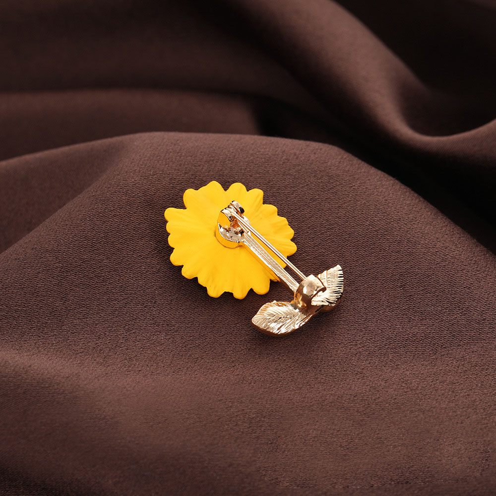 Creative Sunflower Brooch Pins for Women European Popular Design Flora Flower Crystal Brooches Collar for Blazer Shirt Hat Scarf Accessories Jewelry G