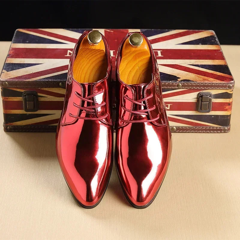 Fashion Trend Patent Leather Men Wedding Shoes Gold Blue Red White Oxfords Shoes Pointed Toe Dress Shoes Big Size 3748 251017