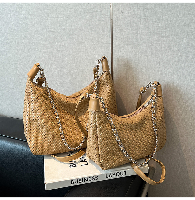Luxury Brand Designer Bag Large Capacity Underarm Bag For Women 2025 New Fashion Woven Single Shoulder Crossbody Bag Solid Color Chain Commuter Bag
