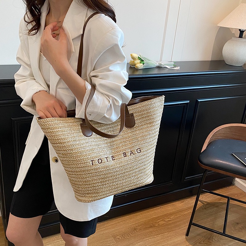 Luxury Brand Designer Bag Straw Woven Bag For Women Large Capacity 2025 New Vacation Beach Straw Bag Woven Basket Commuter Tote Bucket Bag