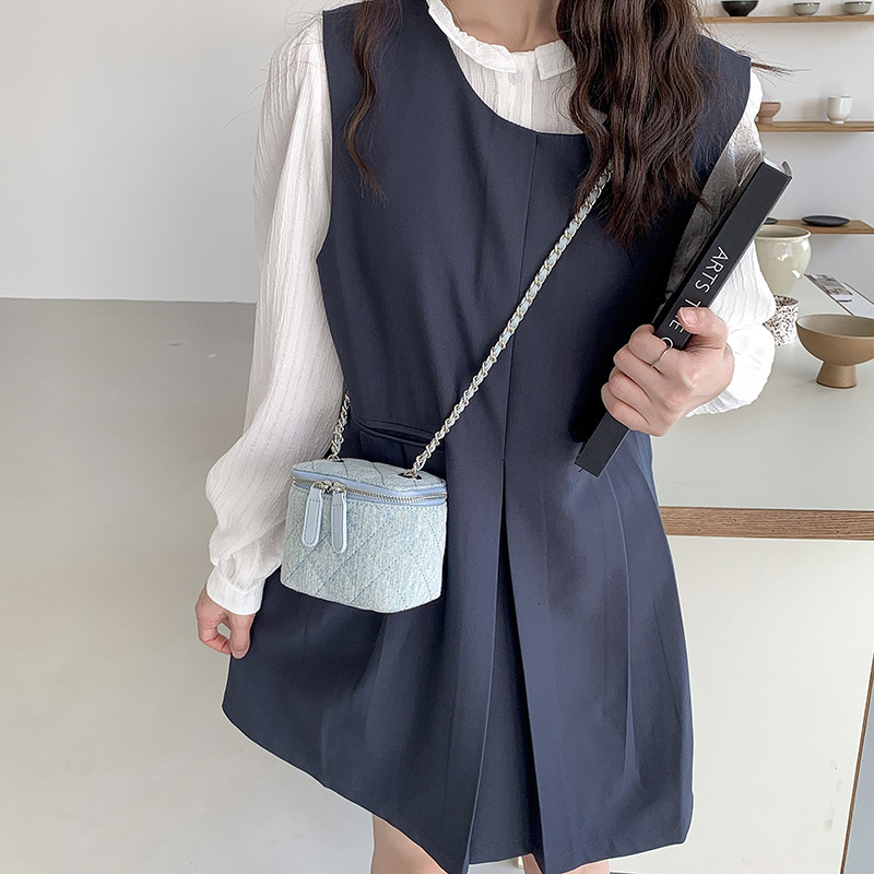 Luxury Brand Designer Bag Mini Fashion Shoulder Bag With Unique Design, Style Quilted Crossbody Box Bag For Women, Simple Chain Denim Bag