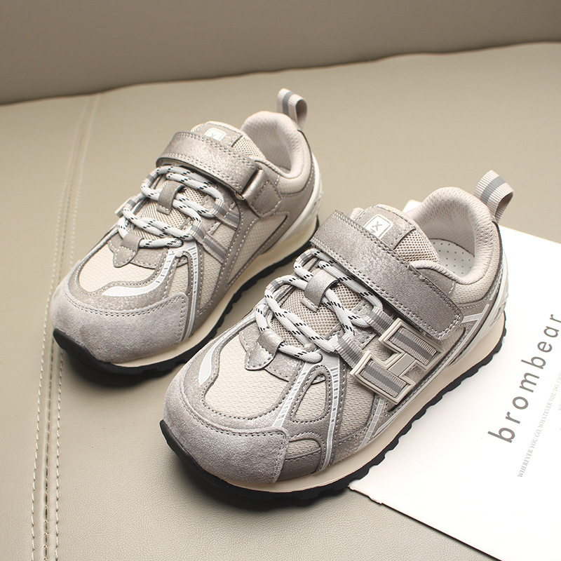 New designer children's sports shoes for boys and girls, soft soled leather Forrest Gump shoes, fashionable and casual parent-child shoes