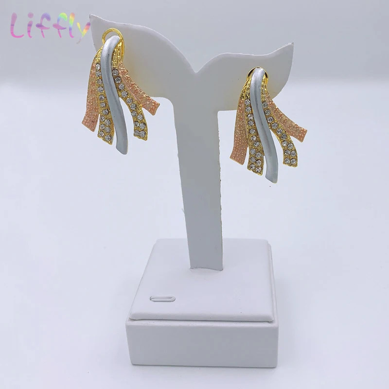 African Dubai 24k Gold Plated Choker Necklace Jewelry Set for Women Bridal Wedding Crystal Bracelet Earrings Jewellery 251016