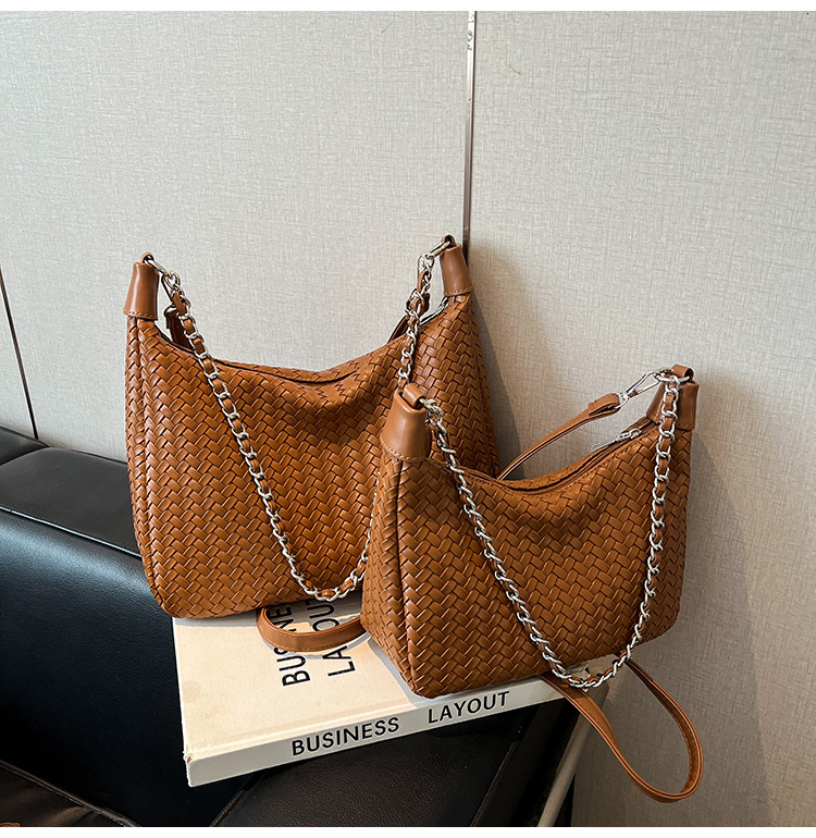 Luxury Brand Designer Bag Large Capacity Underarm Bag For Women 2025 New Fashion Woven Single Shoulder Crossbody Bag Solid Color Chain Commuter Bag