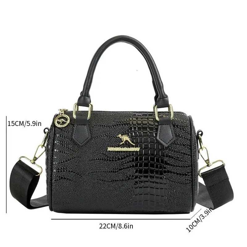 Small Handbag Womens Fashion Shoulder Crossbody Bag Solid Color Black Z251018