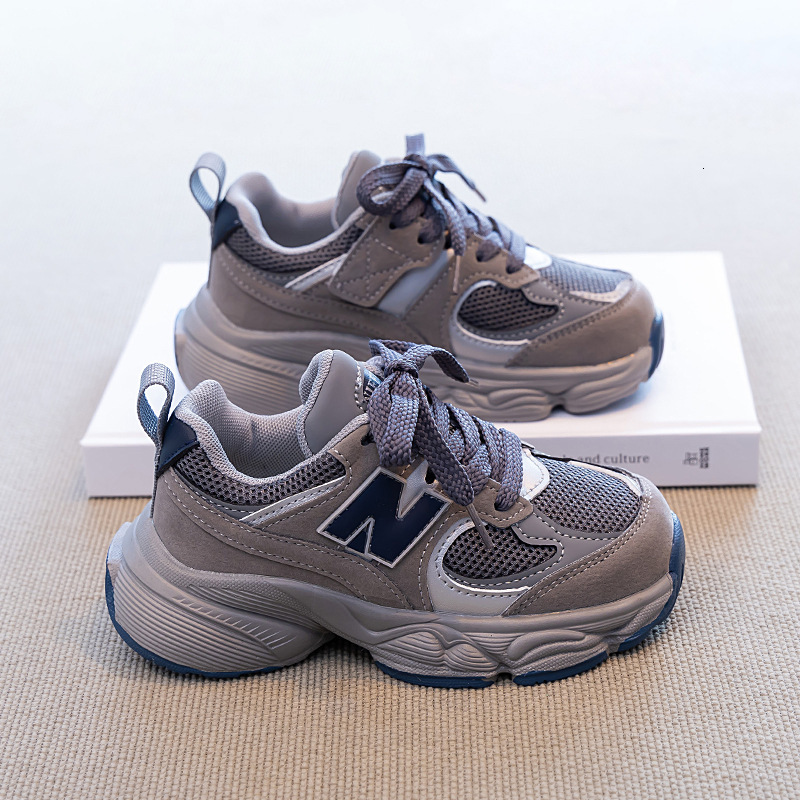 New designer children's shoes for boys and girls, fashionable and breathable casual shoes, popular outdoor anti slip sports shoes